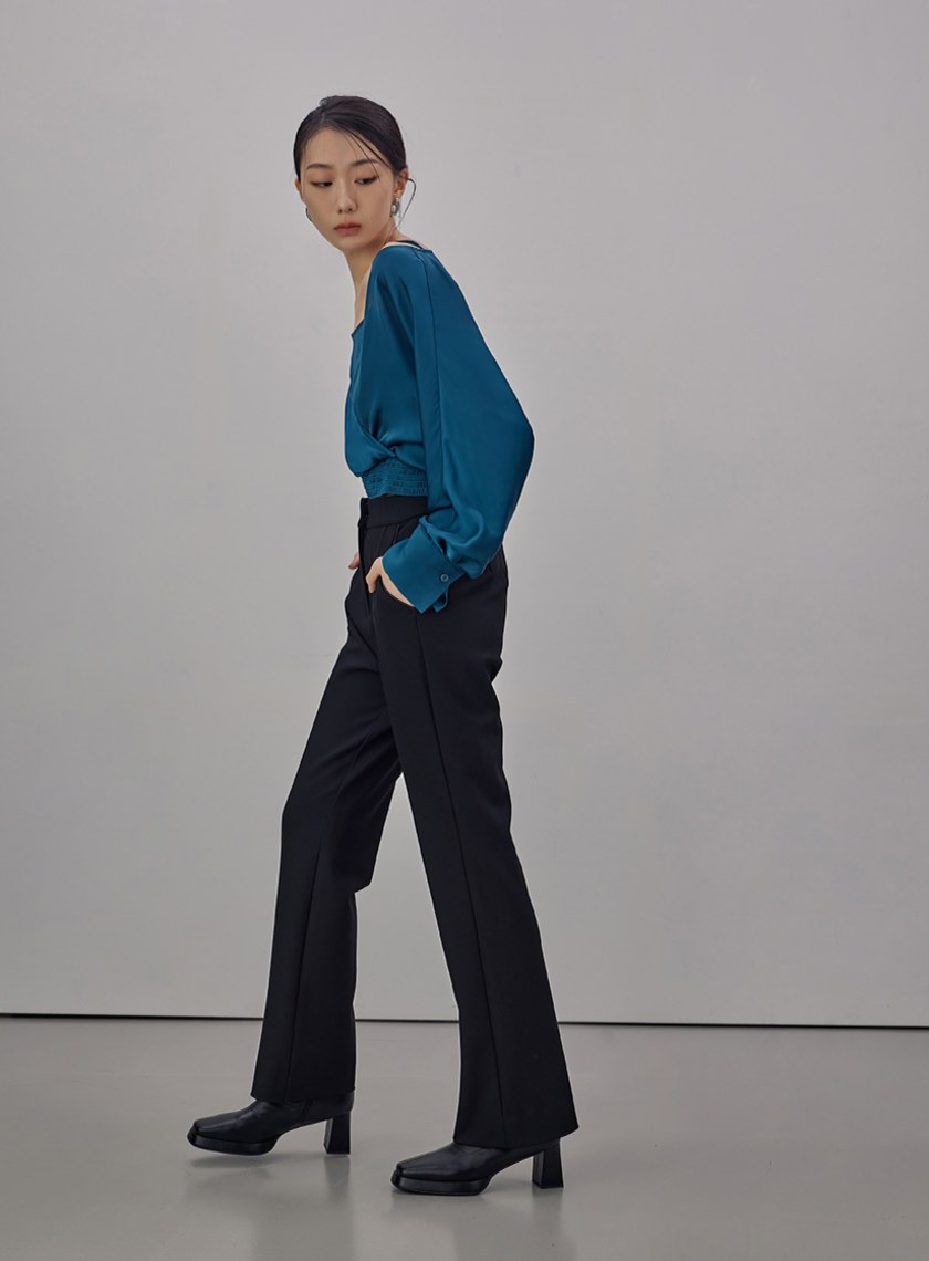 假兩件式光澤交叉上衣